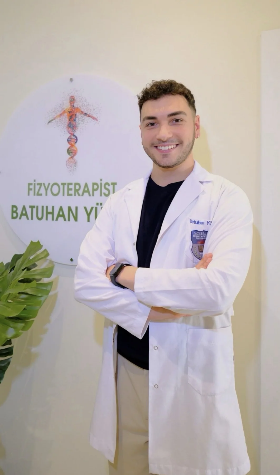 Fizyoterapist Batuhan Yüksel klinikte